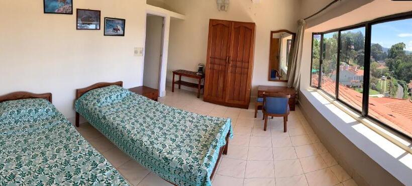 غرفة قياسية مطلة على الجبل, Camellia Heights 1&2