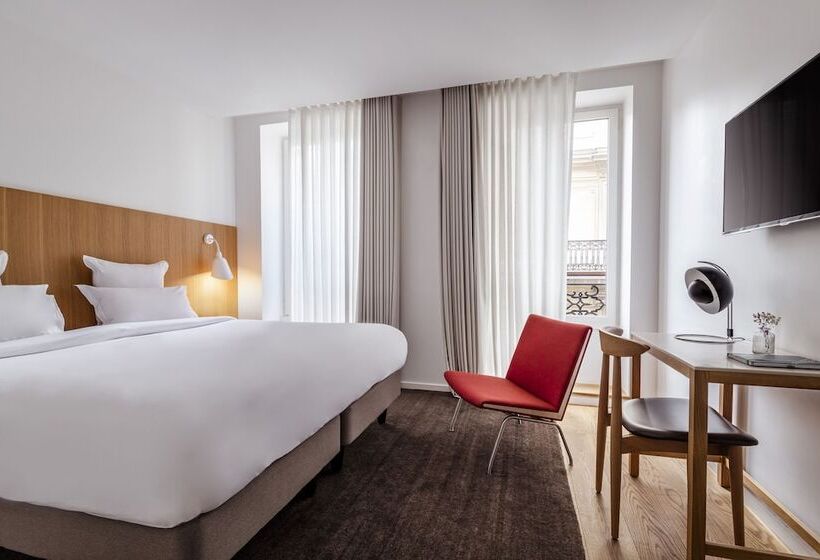 اتاق کلاب, 9hotel Republique