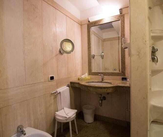 اتاق استاندارد سه نفره, Quality Hotel Nova Domus