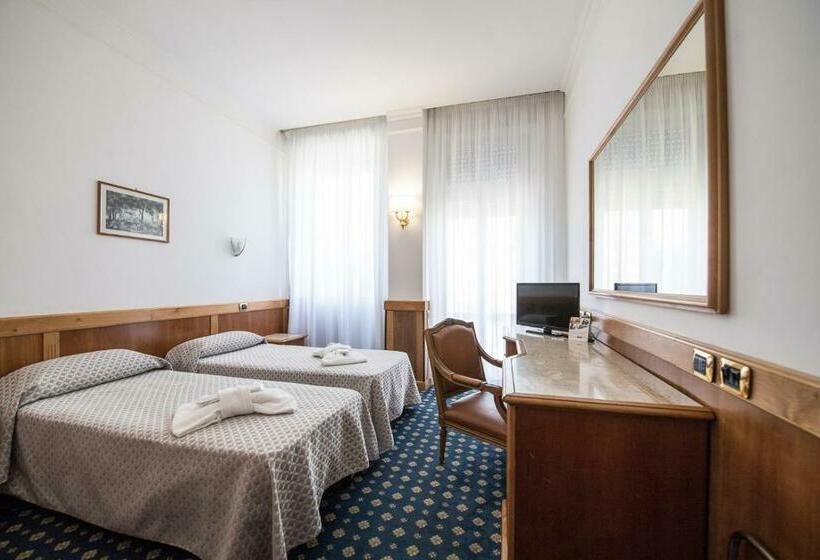 اتاق خانوادگی, Quality Hotel Nova Domus