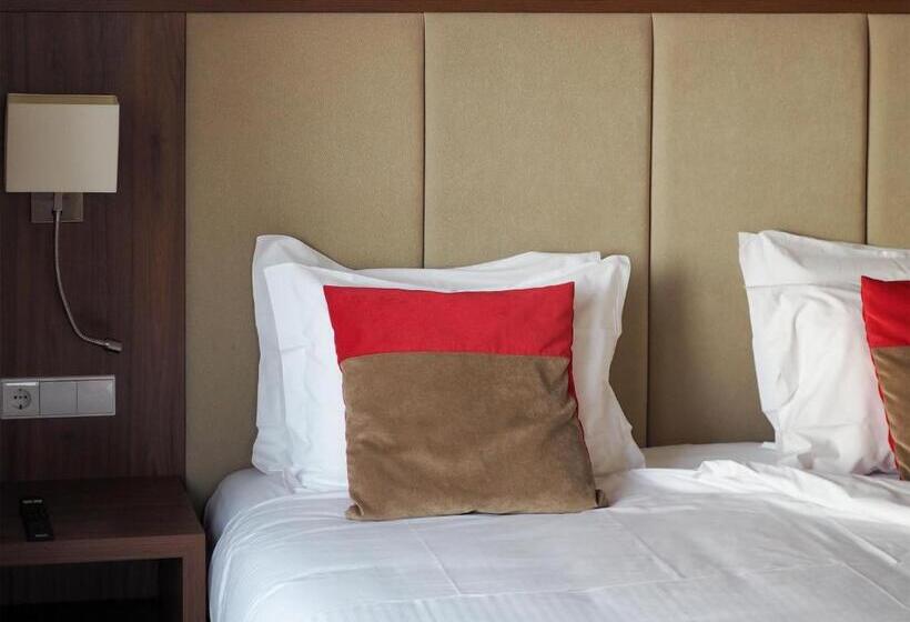 Номер Deluxe Вид на Море с Балконом, The One Grand Hotel da Póvoa