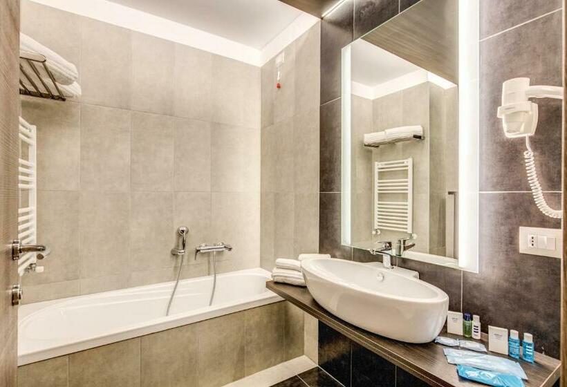 חדר לארבעה סטנדרטי עם מרפסת, Warmthotel