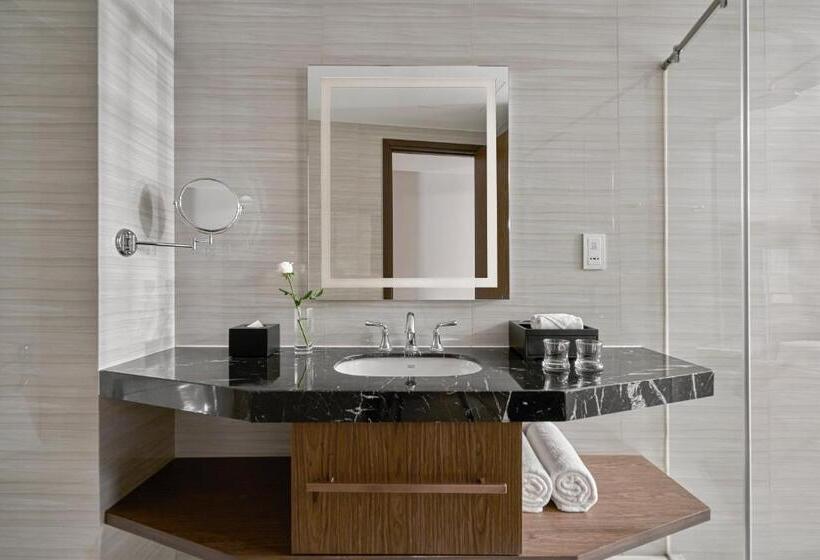 اتاق لوکس با چشم‌انداز دریا, The Empyrean Nha Trang