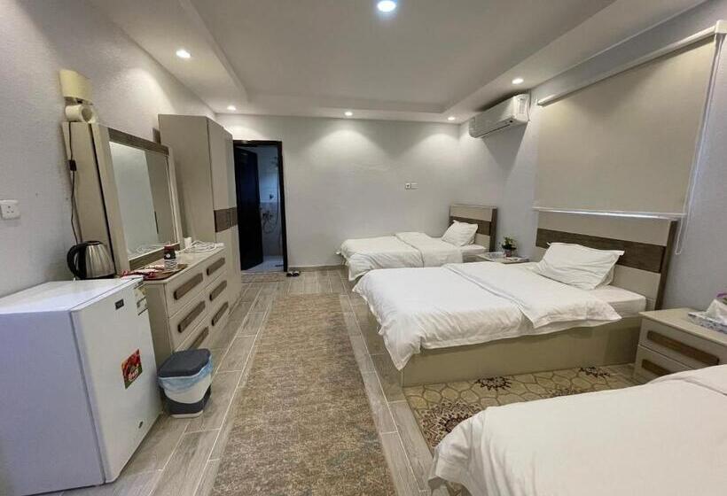 اتاق استاندارد سه نفره, Naseem Country House