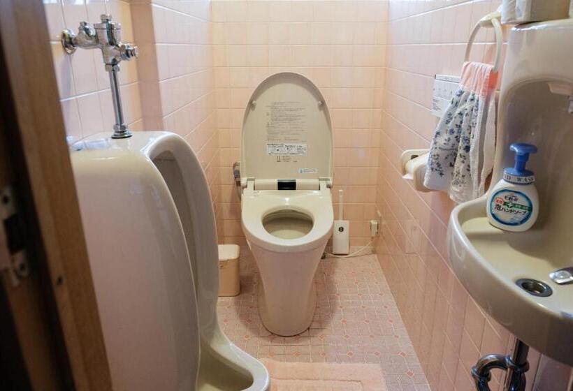 اتاق استاندارد چهار تخته, Maruhouse
