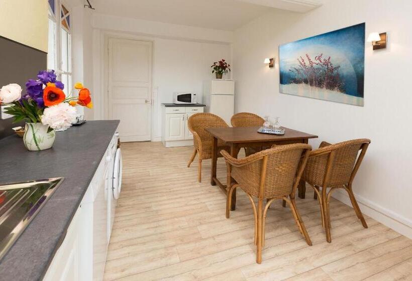 Апартаменты 1 Спальня с Террасой, Auberge Du Manoir D'archelles