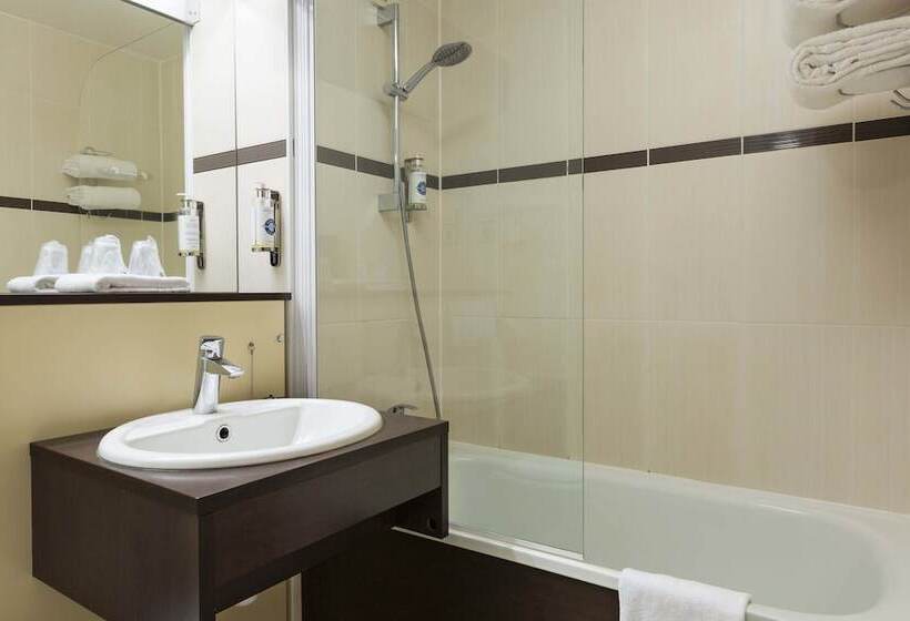 스탠다드 트리플 룸, Comfort Hotel Orleans Saran