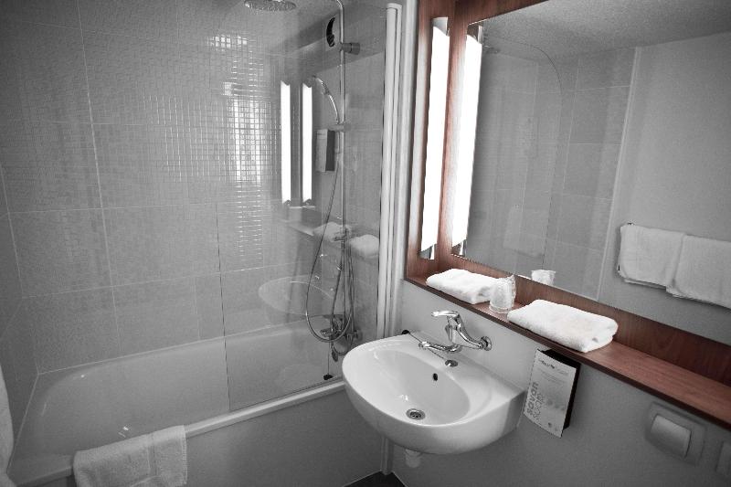 Четырехместный Номер Стандарт, B&b Hotel Avignon Sud Parc Des Expositions