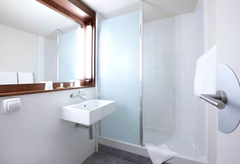Номер Стандарт, Campanile Hotel Beauvais