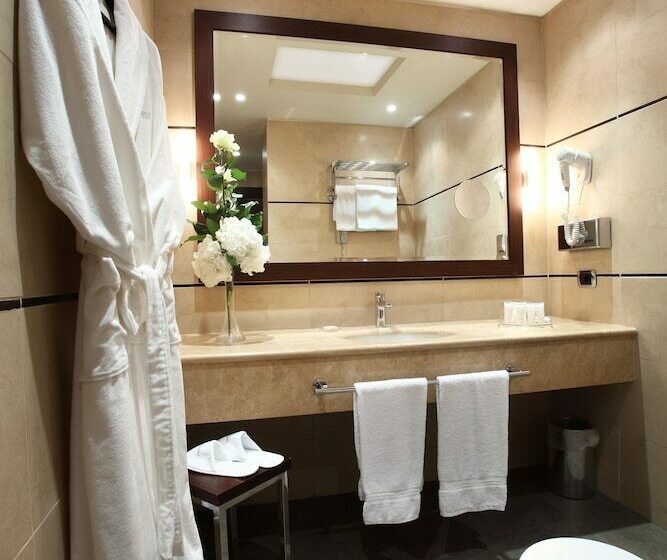 اتاق لوکس سه تخته, Starhotels Ritz