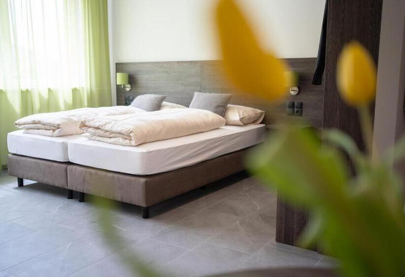 패밀리 룸, Eee Hotel Liezen