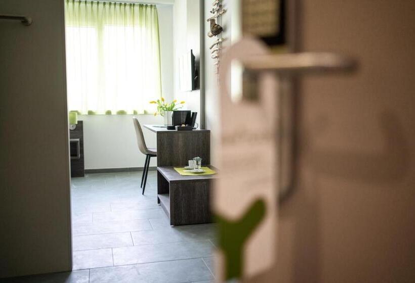 패밀리 룸, Eee Hotel Liezen