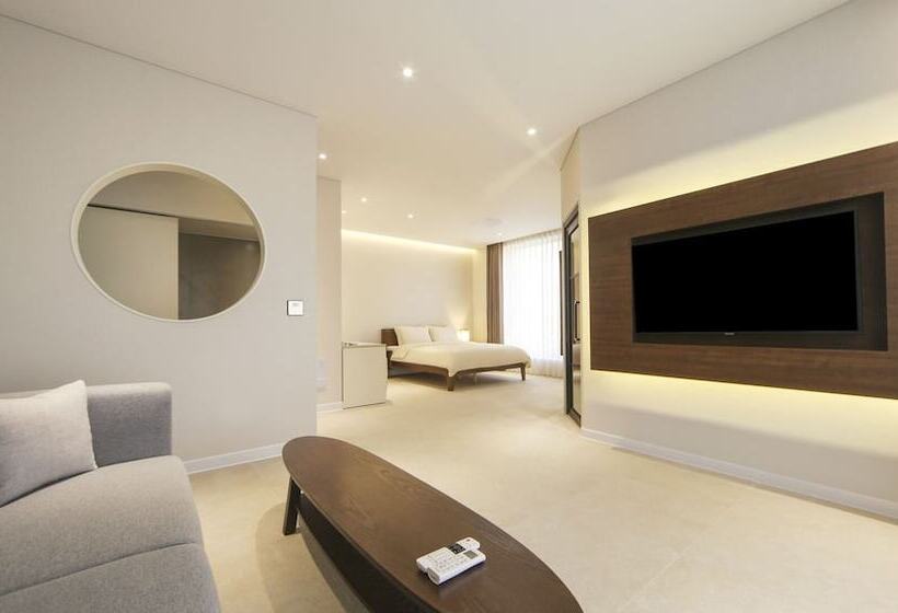 Люкс, Hermon Hotel Gangseo