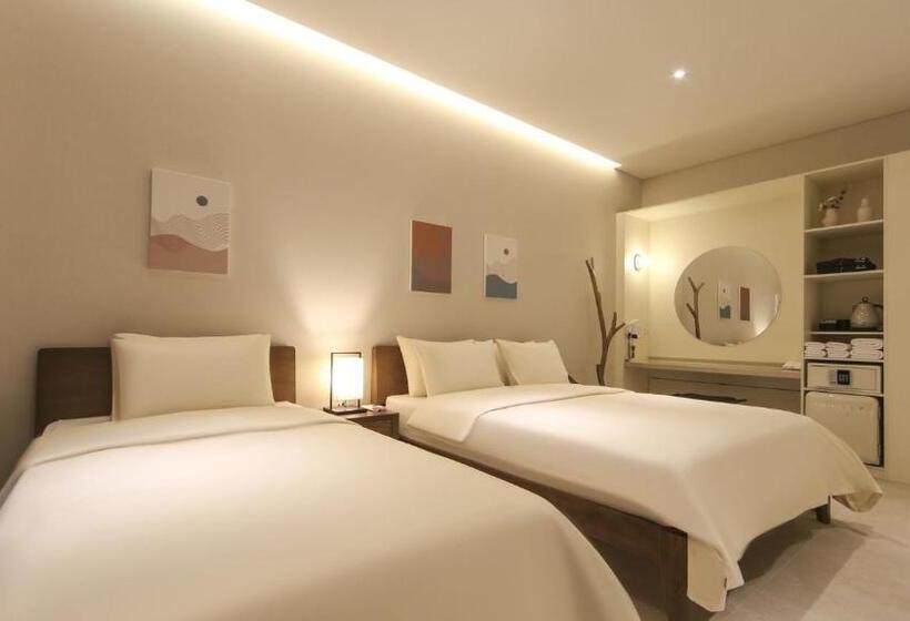 Номер Стандарт, Hermon Hotel Gangseo