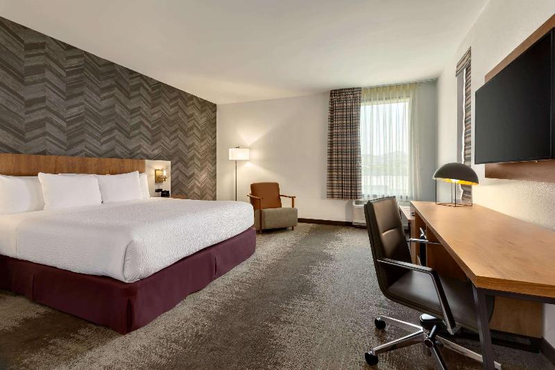 Номер Стандарт, La Quinta Inn & Suites By Wyndham Santa Rosa Sonoma