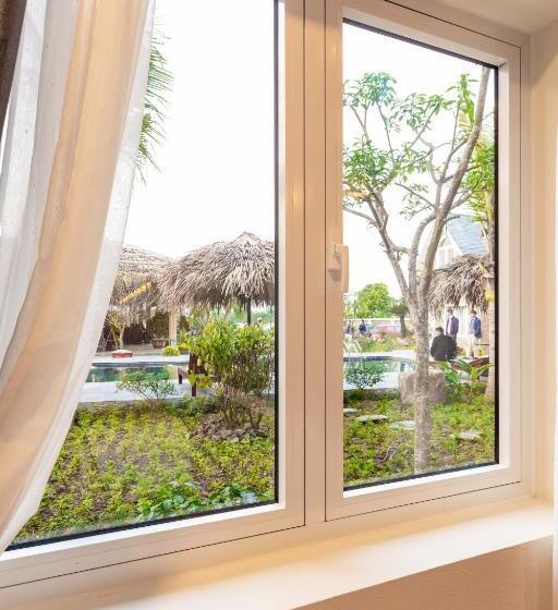 اتاق استاندارد با چشم‌انداز باغ, Sona Resort