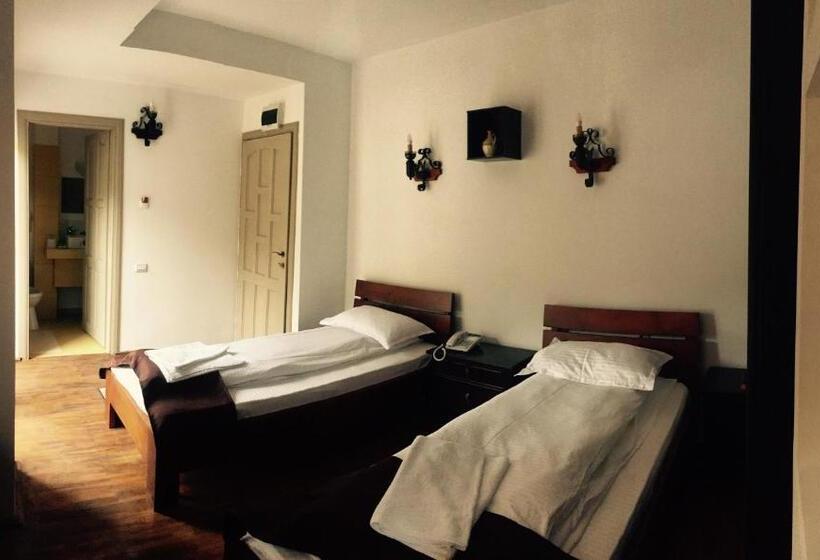 Номер Стандарт, Casa Vlahilor