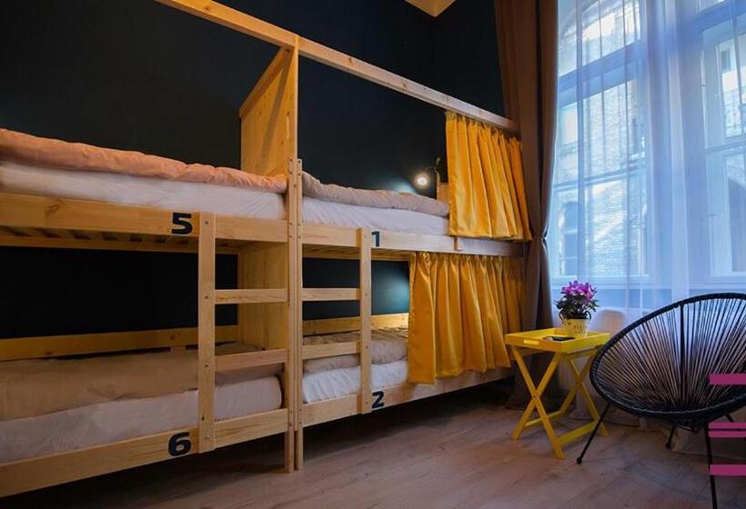 تختخواب در اتاق مشترک, Inverve Hostel
