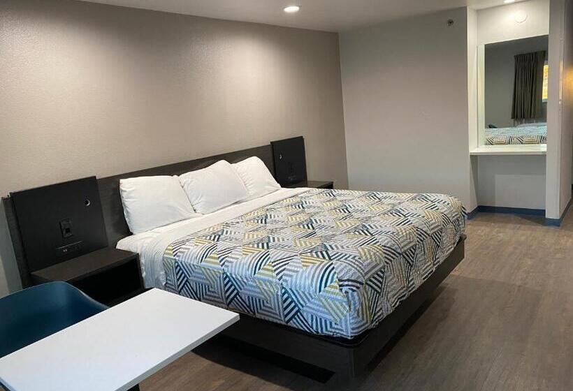 장애인을 위한 킹사이즈 침대 스탠다드 룸, Motel 6 Bullhead City, Az  Laughlin