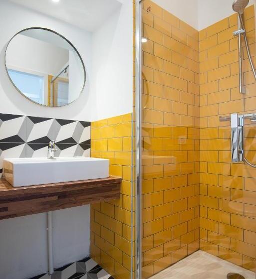 Четырехместный Номер Deluxe, Le Couvent   Hostel