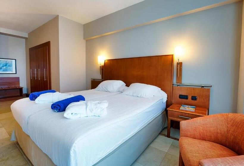 סוויטה, Bull Reina Isabel & Spa