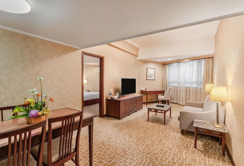 Люкс Повышенной Комфортности, Century Plaza