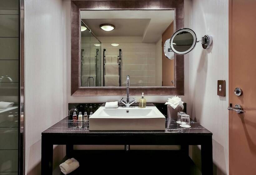Номер Стандарт Двуспальная Кровать, St Moritz Queenstown   Mgallery By Sofitel