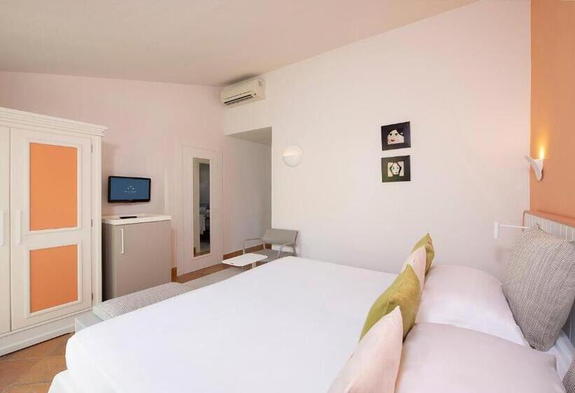 Классический Номер, Chia Laguna   Hotel Village