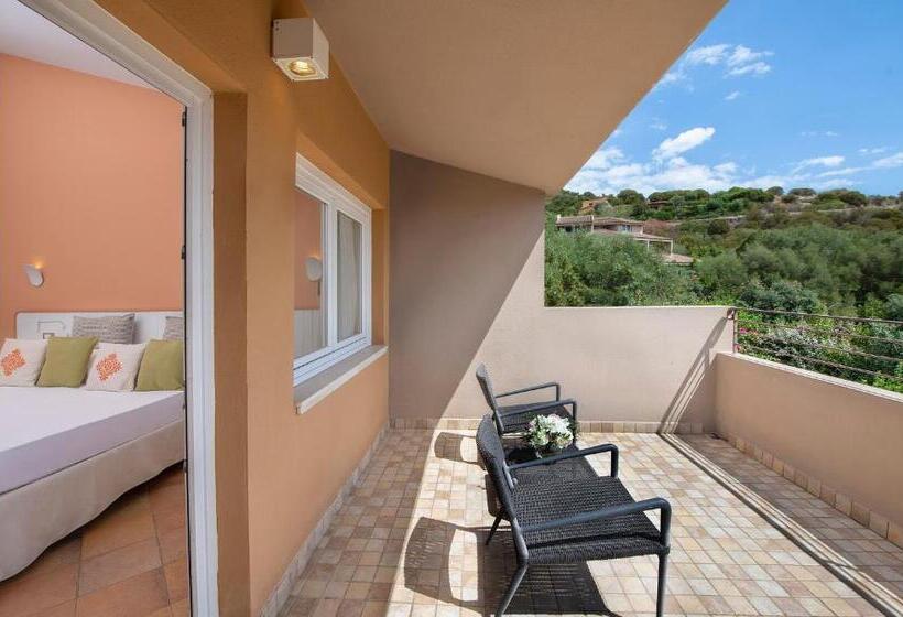 Номер Стандарт с Балконом, Chia Laguna   Hotel Village