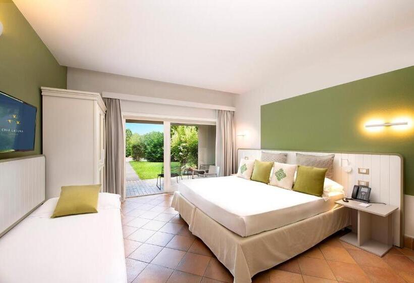 Трехместный Номер Стандарт Вид на Бассейн, Chia Laguna   Hotel Village