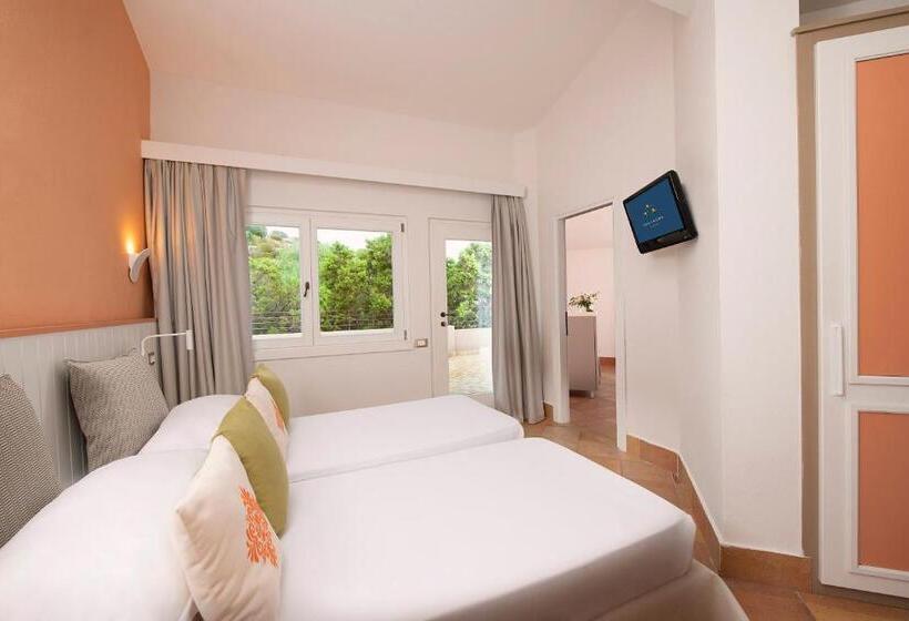 Семейный Номер, Chia Laguna   Hotel Village