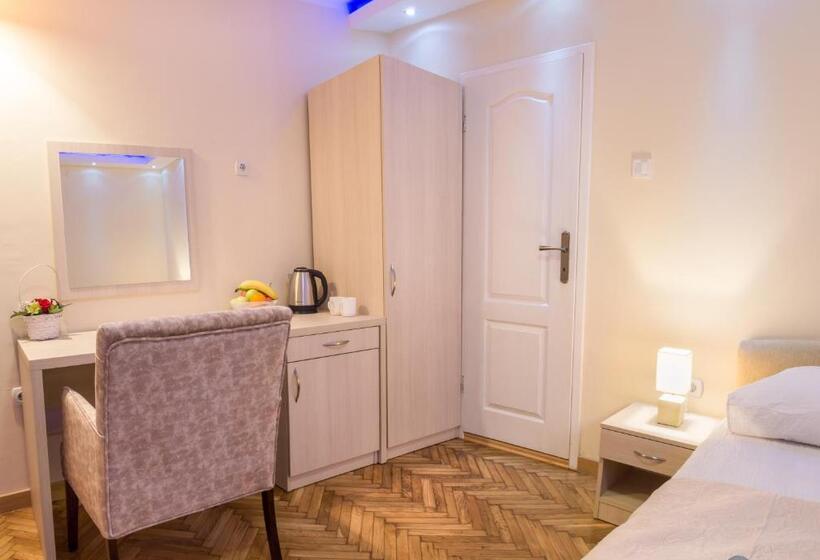 اتاق لوکس با چشم‌انداز دریا, Apartments Vila Marija