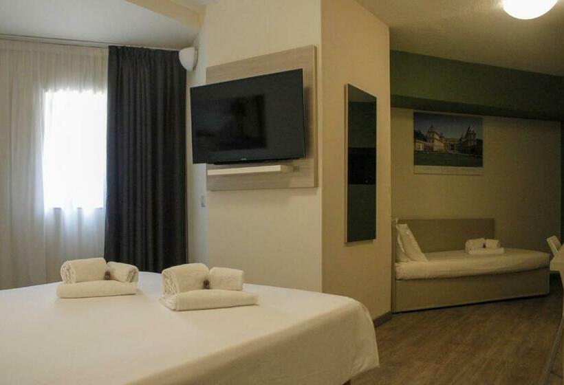 标准三人间, Best Quality Hotel Politecnico