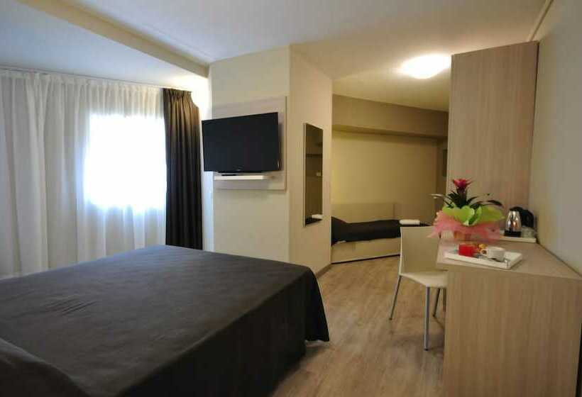 标准三人间, Best Quality Hotel Politecnico