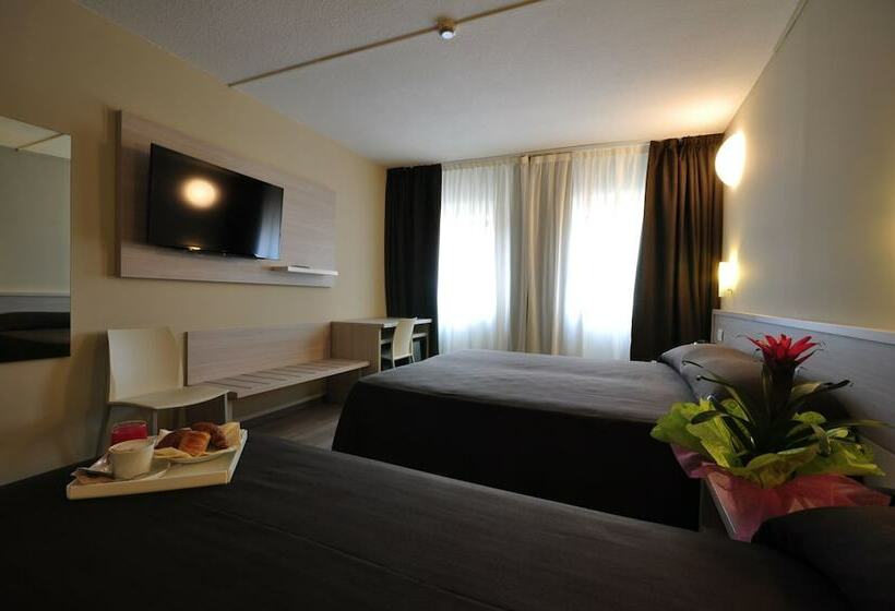 标准三人间, Best Quality Hotel Politecnico