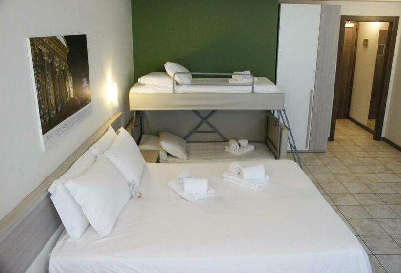 四人标准间, Best Quality Hotel Politecnico