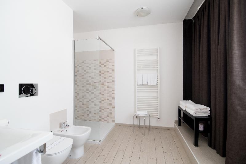 四人标准间, Best Quality Hotel Politecnico