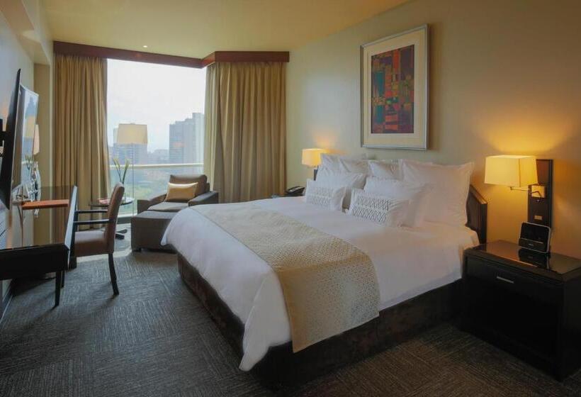 이그제큐티브 룸, Delfines Hotel & Convention Center