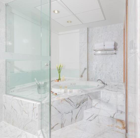 Люкс Повышенной Комфортности, Delfines Hotel & Convention Center