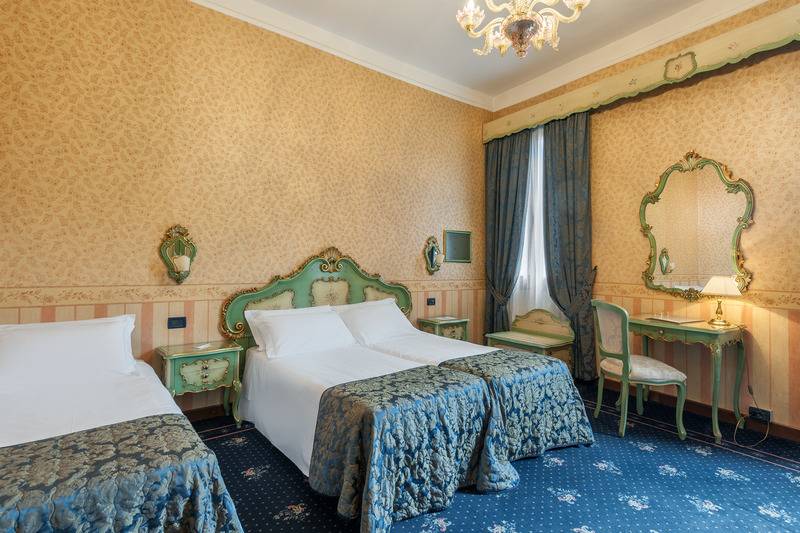 اتاق کلاسیک سه تخته, Montecarlo