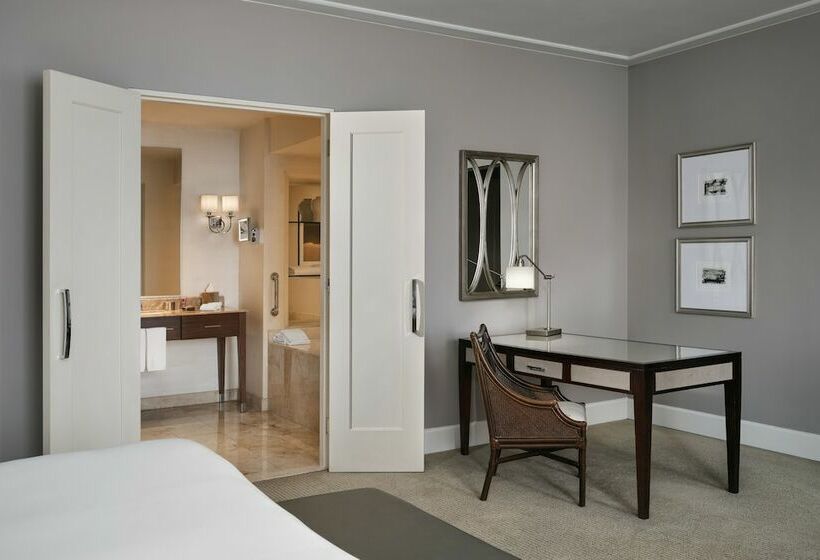 Номер Executive, Bristol Panama, A Registry Collection
