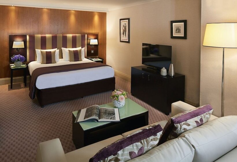 Полулюкс, The Cavendish London