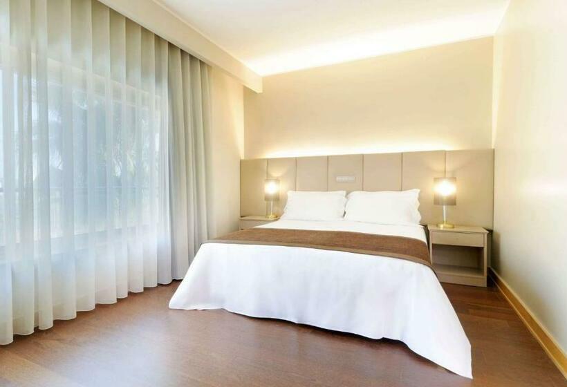 Люкс Премиум, Tryp By Wyndham Porto Expo