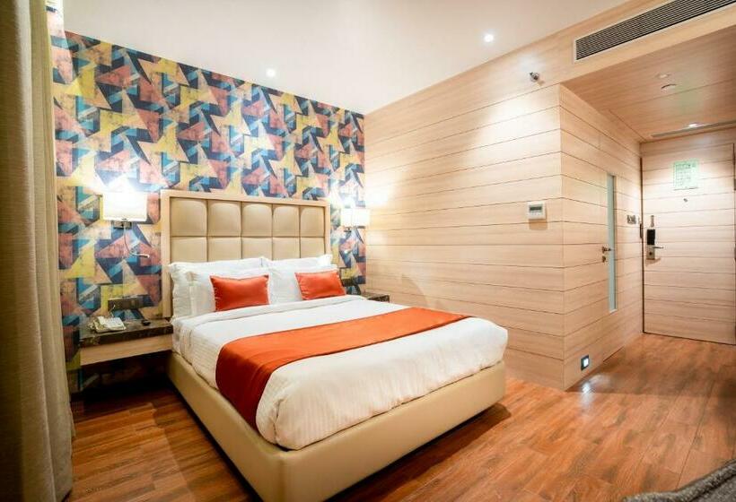 Номер Deluxe, The Orchid Lonavala