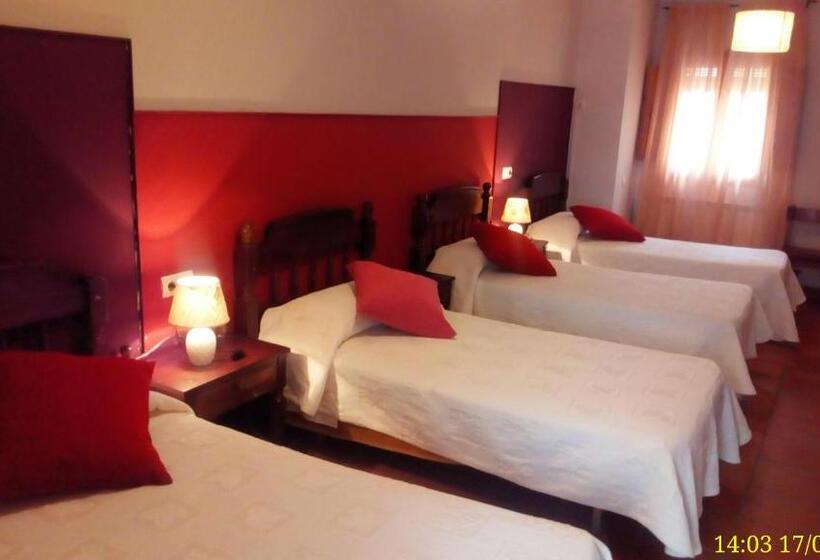 Четырехместный Номер Стандарт, Hostal De La Villa Molinos