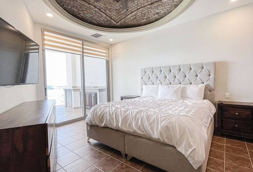Апартаменты 2 Спальни Вид на Море, Esmeralda Beach Resort