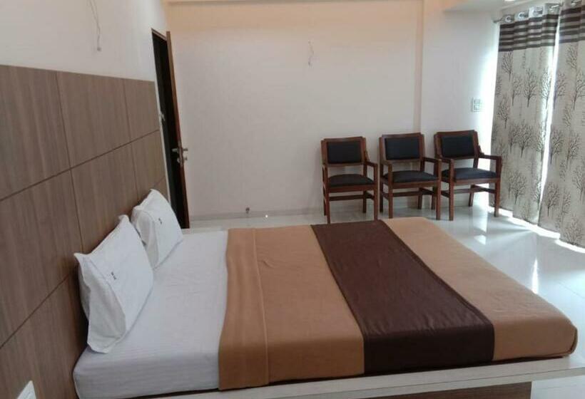 Номер Deluxe, Ramkrishna Inn
