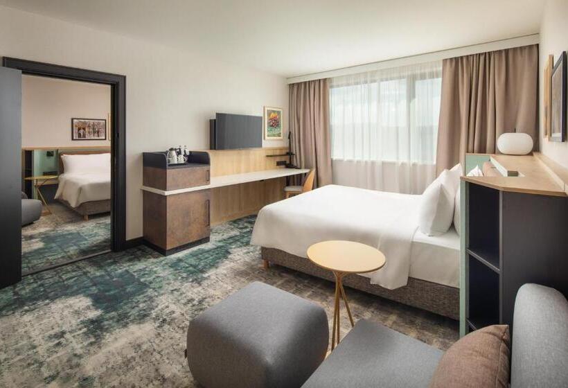 스탠다드 룸 킹사이즈 침대, Crowne Plaza Budapest, An Ihg