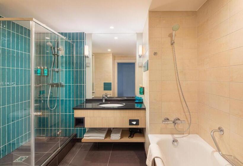 주니어 스위트, Crowne Plaza Budapest, An Ihg