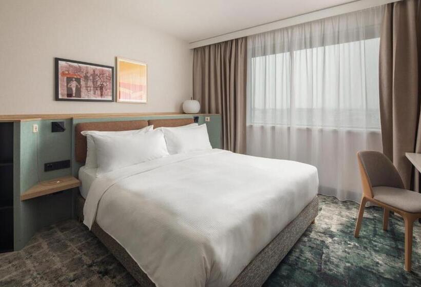 장애인을 위한 스탠다드 룸, Crowne Plaza Budapest, An Ihg